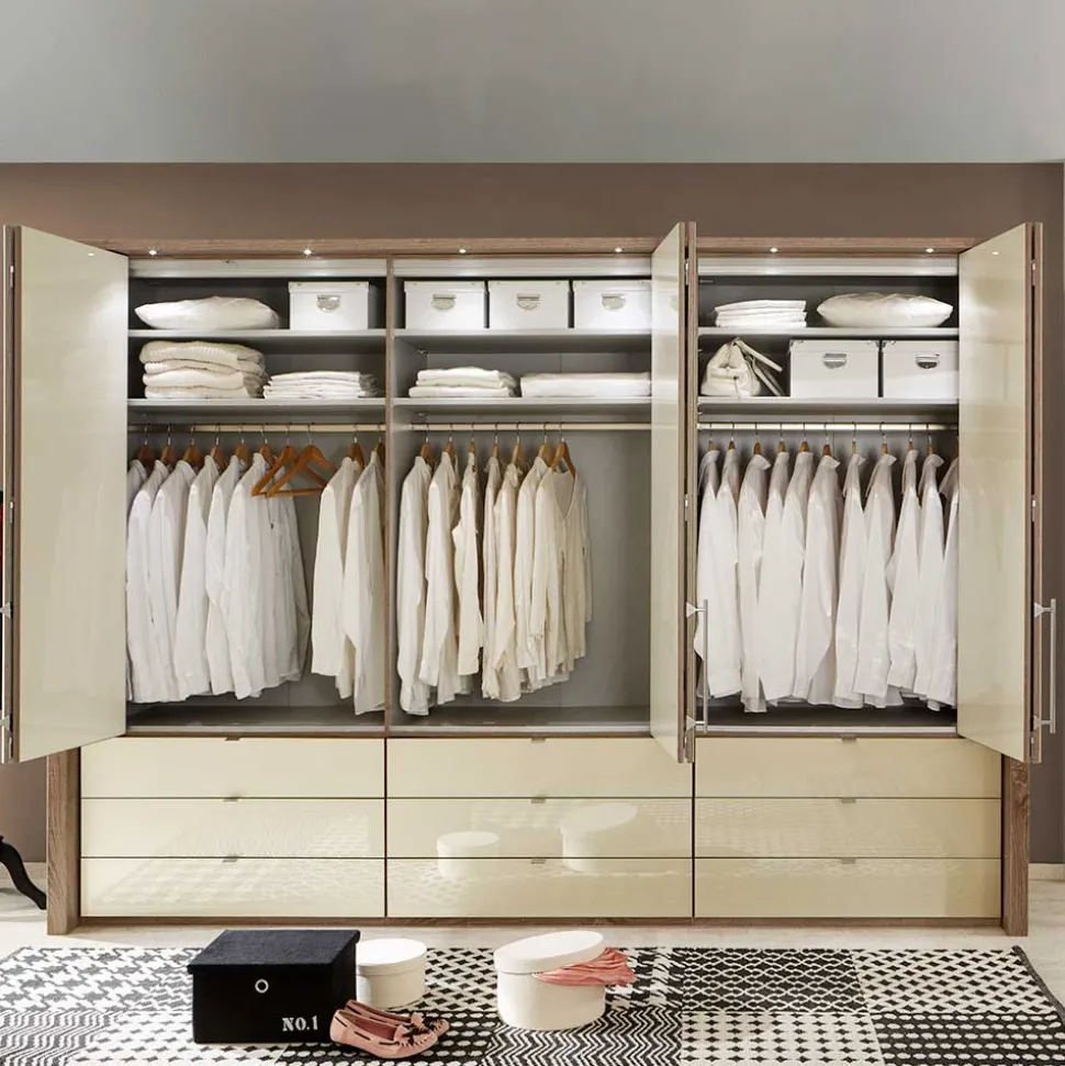 Kleiderschrank This